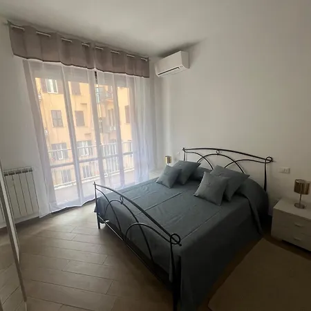 Arts At 5 Terre Coast