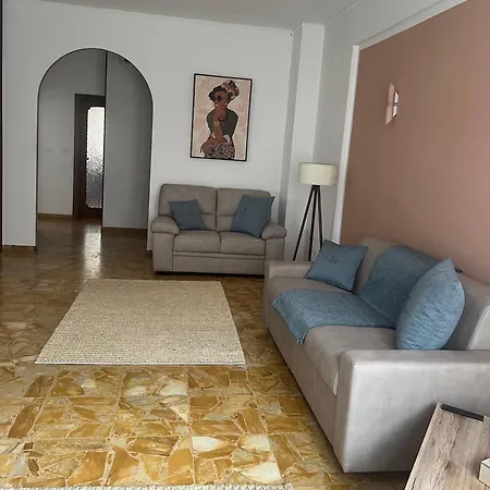 Arts At 5 Terre Coast Lejlighed