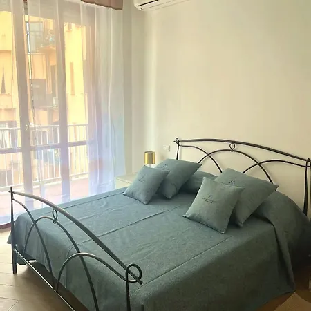 Arts At 5 Terre Coast