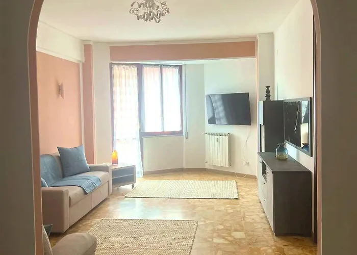 Arts At 5 Terre Coast Apartman *